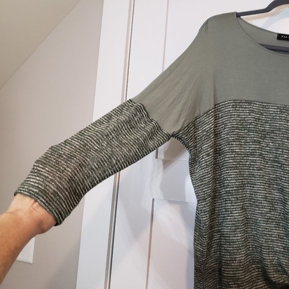 Ray Mode Tunic Top Size Medium Sage Green & White Front Tie Knot Long Sl… - Picture 3 of 8